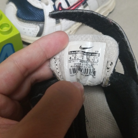 Boy Nike Shoes (2 pair) - Picture 2 of 4